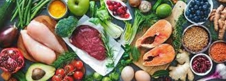 How does functional nutritional medicine differ from conventional medicine?